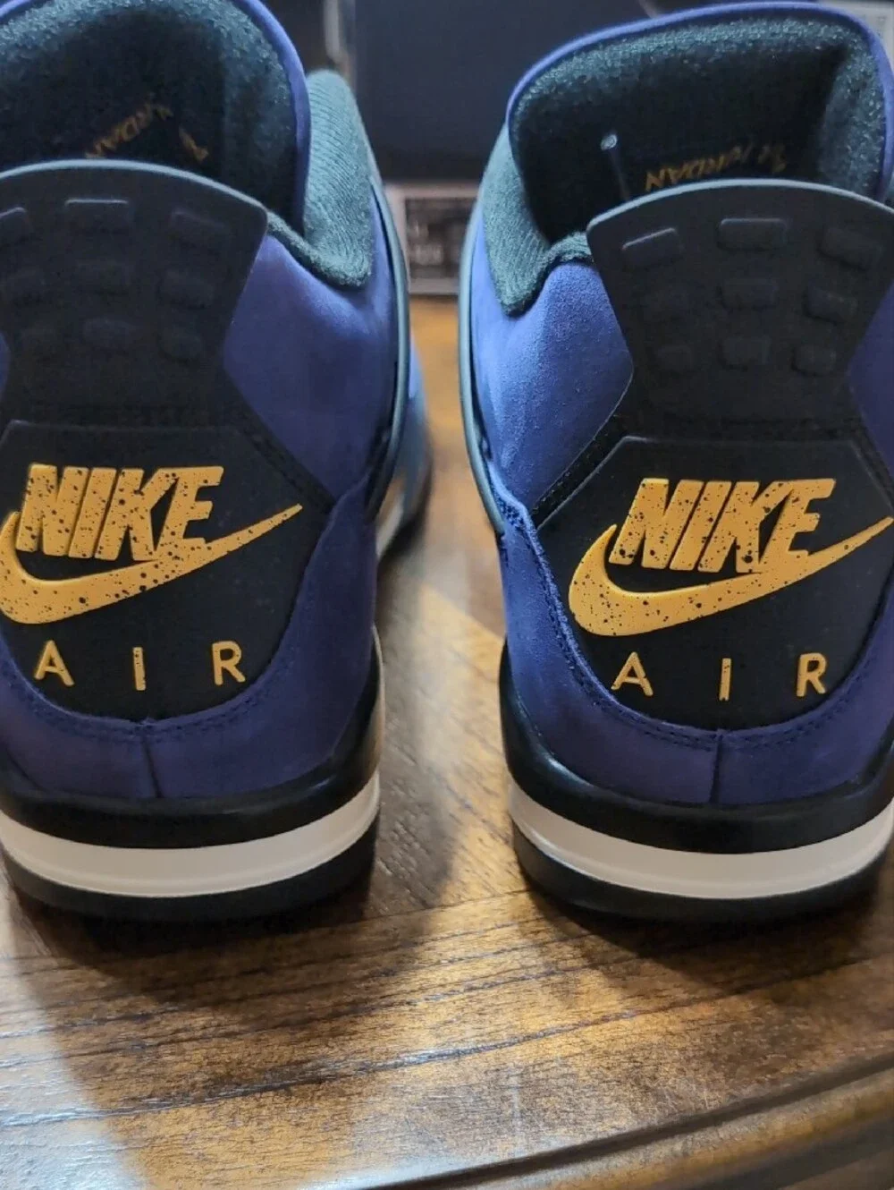 Nike Air Jordan 4 Retro "Lakers" - Picture 5 of 6